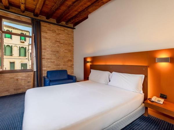 Eurostars Residenza Cannaregio : photo 2 de la chambre chambre de luxe double ou lits jumeaux avec vue sur le canal