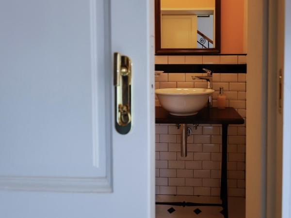 Residenza Cecchi B&B : photo 10 de la chambre chambre double avec salle de bains privative séparée