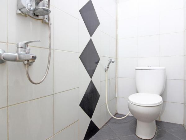 RedDoorz near Terminal Condong Catur : photo 4 de la chambre chambre double standard