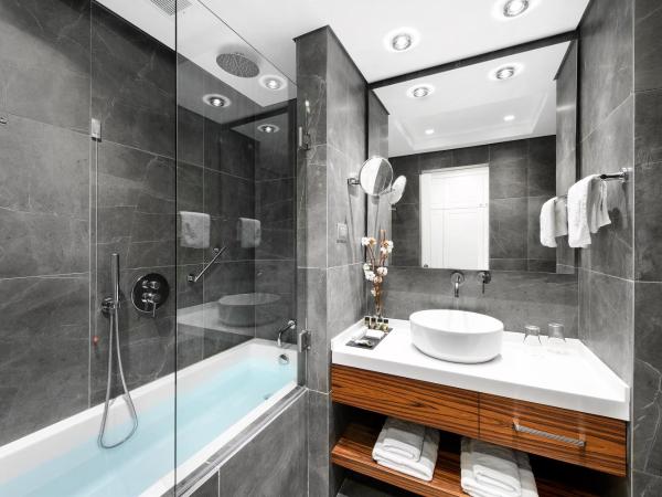 Mediterranean Palace : photo 2 de la chambre side sea view premium double room