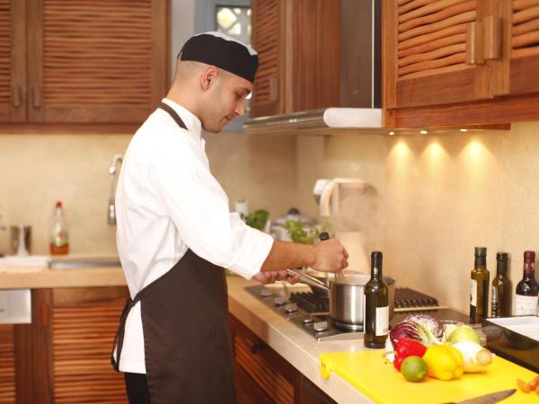 Belvedere Mykonos - Waterfront Villa & Suites - The Leading Hotels of the World : photo 8 de la chambre waterfront suite with private sundeck (350 meters from the main hotel)