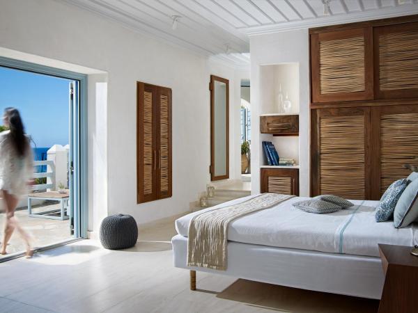Belvedere Mykonos - Waterfront Villa & Suites - The Leading Hotels of the World : photo 4 de la chambre waterfront suite with private sundeck (350 meters from the main hotel)
