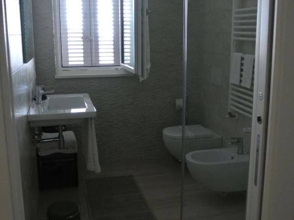 Ofra Matera : photo 2 de la chambre chambre triple avec salle de bains privative