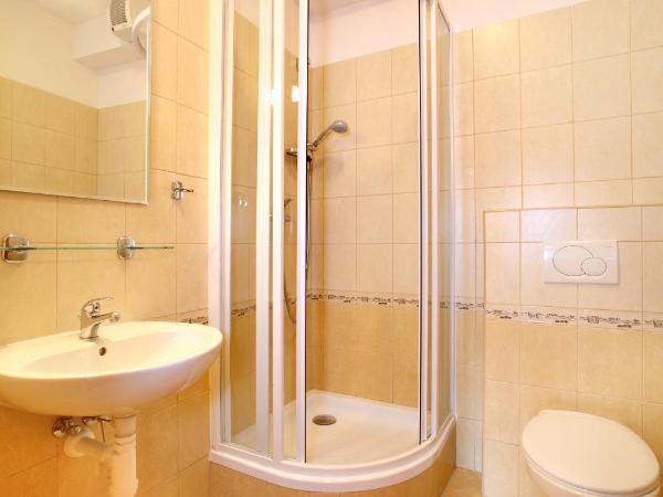 Pension U Hada : photo 8 de la chambre chambre double standard - vue sur rivière