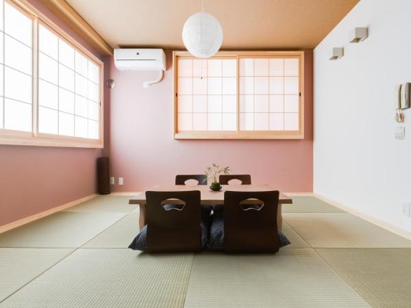 GuestHouse MIYABI : photo 1 de la chambre chambre quadruple avec salle de bains privative