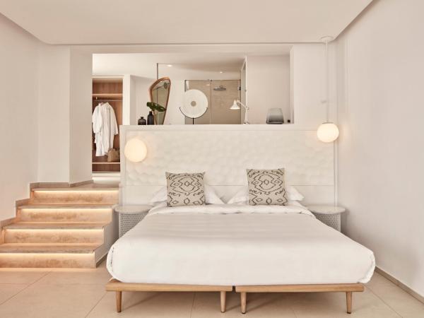 Myconian Kyma, a Member of Design Hotels : photo 4 de la chambre suite junior avec jacuzzi extérieur - vue sur mer couché de soleil