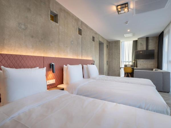 Hotel New Kit : photo 7 de la chambre chambre triple de luxe