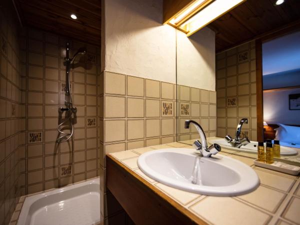 La Savoyarde : photo 8 de la chambre chambre simple avec douche - côté village
