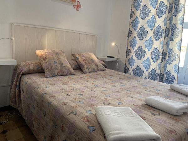 Giraldilla : photo 9 de la chambre chambre double avec salle de bains privative