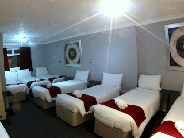 Fairmount Hotel : photo 5 de la chambre chambre familiale avec douche 