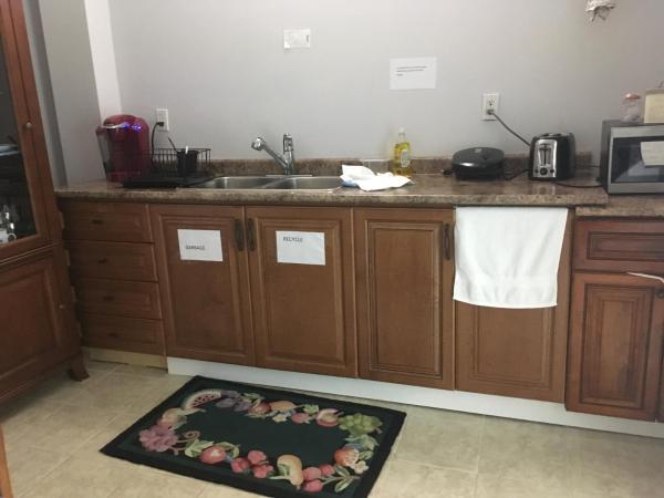 Freeda's Place : photo 3 de la chambre chambre lit queen-size - vue sur jardin