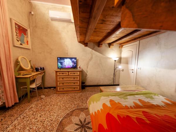 Due Papi : photo 3 de la chambre chambre familiale avec salle de bains privative séparée