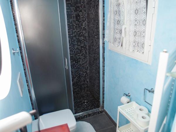 Due Papi : photo 4 de la chambre chambre familiale avec salle de bains privative séparée