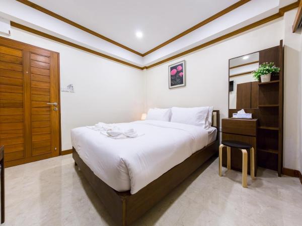 Suthep Home & Hostel : photo 3 de la chambre chambre lit king-size deluxe