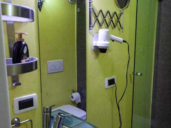 Due Papi : photo 5 de la chambre chambre quadruple avec salle de bains privative séparée