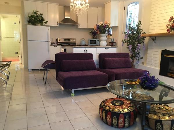 Diana's Luxury Bed and Breakfast : photo 3 de la chambre apartment with garden view - room #10