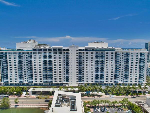 1 Hotel & Homes Miami Beach Oceanfront Residence Suites By Joe Semary : photo 7 de la chambre suite supérieure lit king-size