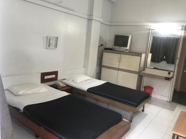 Maurya Residency : photo 8 de la chambre standard non ac room(indian nationals only)