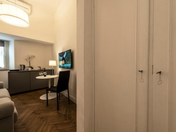 Daphne Guest House : photo 10 de la chambre suite familiale