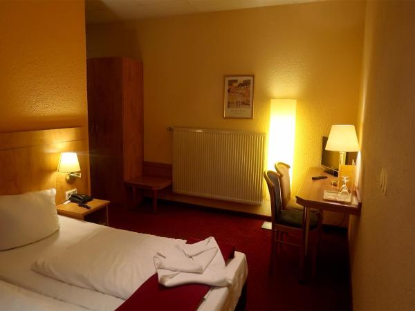 Hotel Adler Leipzig : photo 3 de la chambre chambre quadruple