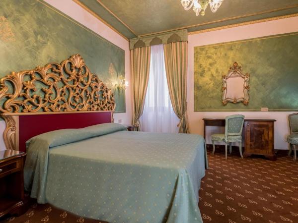 Hotel Giorgione : photo 10 de la chambre chambre double supérieure avec lit d'appoint