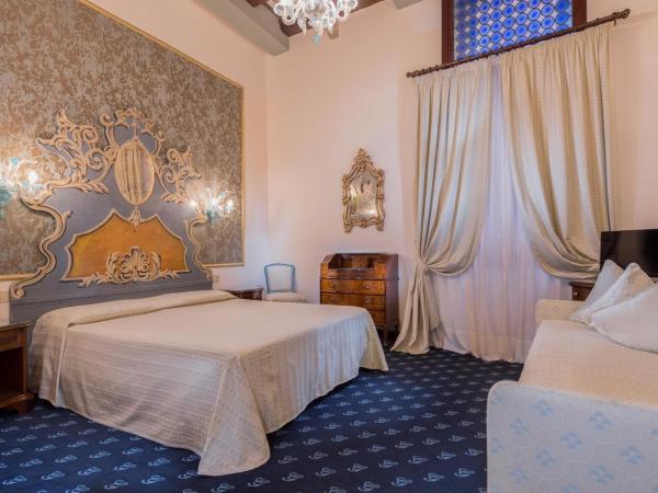 Hotel Giorgione : photo 3 de la chambre chambre double supérieure avec lit d'appoint