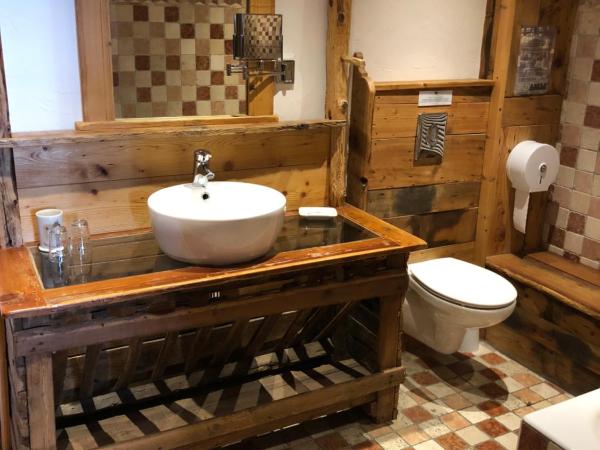 Hôtel Restaurant de la Chaussée : photo 3 de la chambre chambre triple