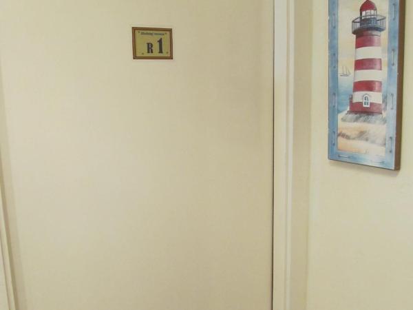 Sinistaj Rooms : photo 3 de la chambre chambre simple avec salle de bains commune et balcon