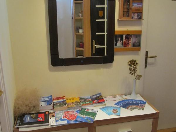 Sinistaj Rooms : photo 3 de la chambre chambre double avec salle de bains commune et balcon