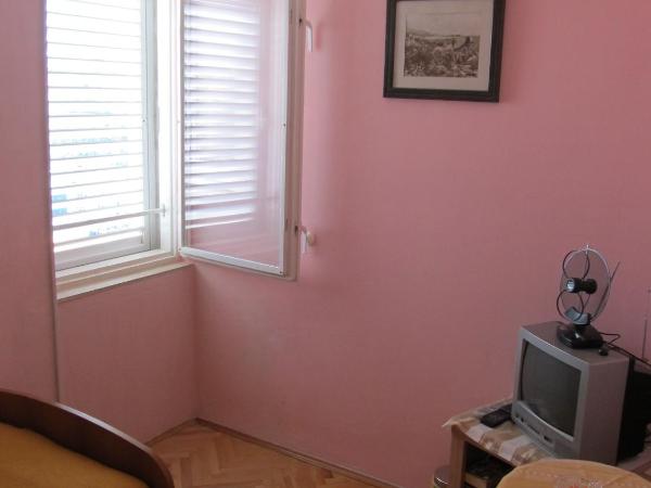 Sinistaj Rooms : photo 6 de la chambre chambre simple avec salle de bains commune