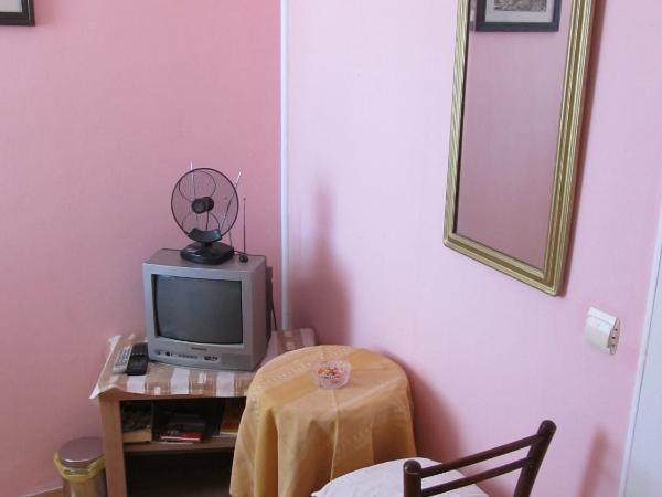 Sinistaj Rooms : photo 5 de la chambre chambre simple avec salle de bains commune