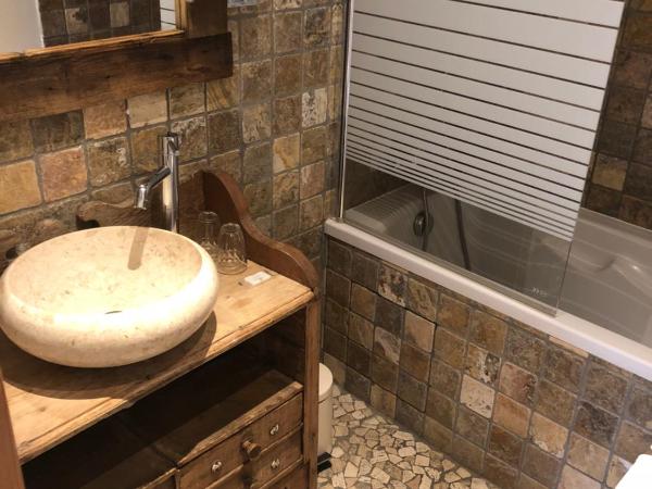 Hôtel Restaurant de la Chaussée : photo 2 de la chambre studio avec balcon - annexe