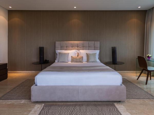 ADAM Hotel Suites : photo 5 de la chambre suite prestige avec terrasse – vue sur lac