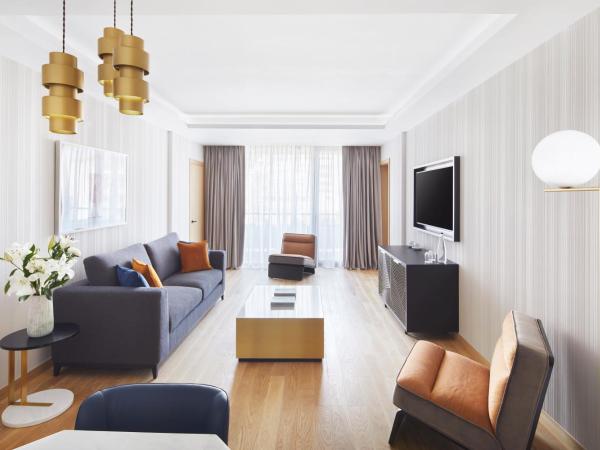 Grand Hyatt Athens : photo 5 de la chambre grande suite lit king-size - vue sur acropole