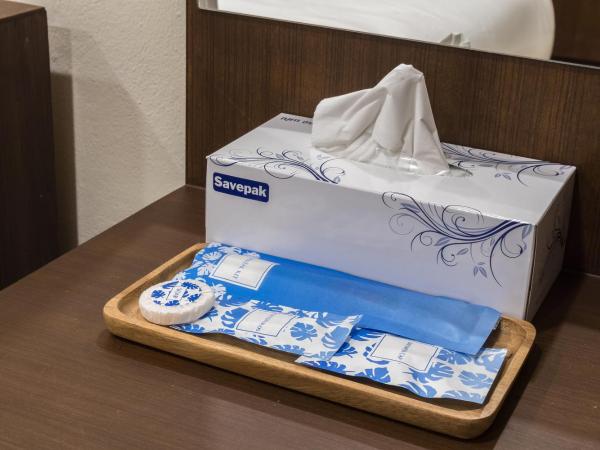 Suthep Home & Hostel : photo 6 de la chambre chambre lit king-size deluxe