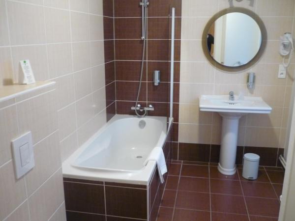 The Originals Boutique, Hôtel Terminus, Bourg-en-Bresse Gare : photo 4 de la chambre chambre lits jumeaux confort