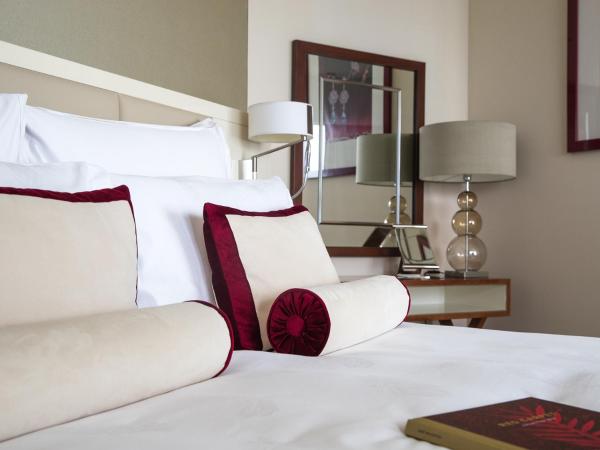 Jumeirah Emirates Towers Dubai : photo 4 de la chambre chambre deluxe pour femmes