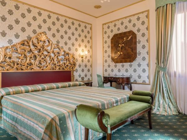 Hotel Giorgione : photo 4 de la chambre chambre lit king-size deluxe