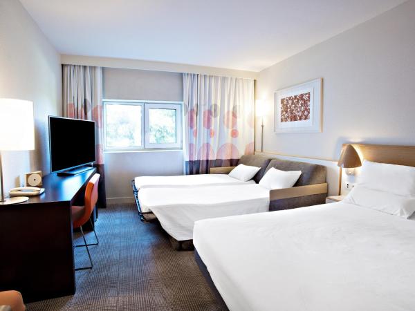 Novotel Paris Orly Rungis Aéroport : photo 3 de la chambre chambre familiale classique avec canapé-lit