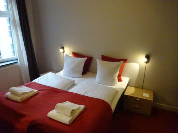 City Hotel Nebo : photo 5 de la chambre chambre double Économique avec salle de bains commune