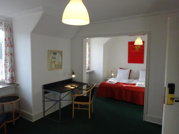 City Hotel Nebo : photo 3 de la chambre chambre quadruple Économique avec salle de bains commune