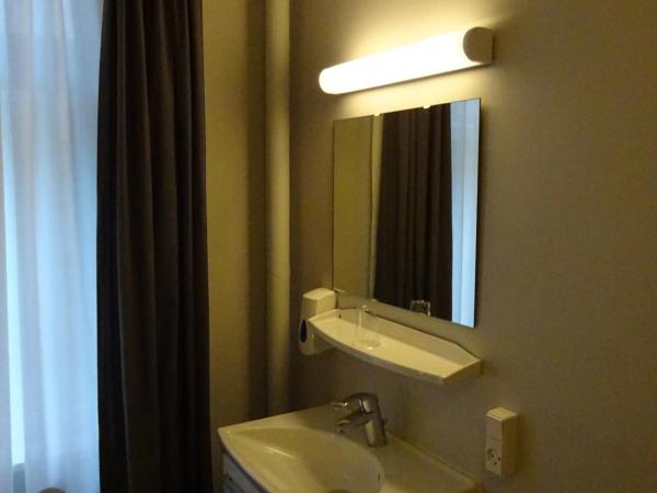 City Hotel Nebo : photo 6 de la chambre chambre simple Économique avec salle de bains commune