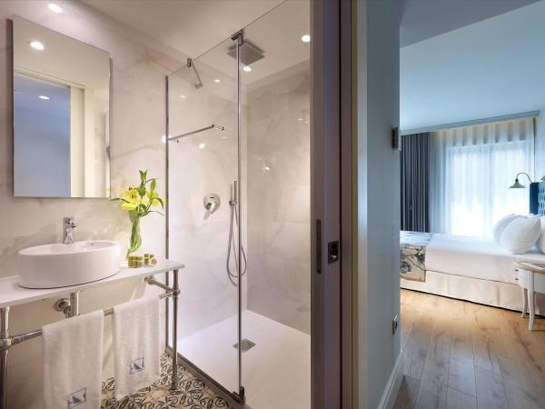 Eurostars Porto Douro : photo 1 de la chambre chambre double ou lits jumeaux - vue sur rivière