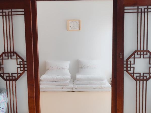 Hanok Guesthouse Suni : photo 2 de la chambre chambre double de style coréen avec salle de bains privative dans le jardin - 102