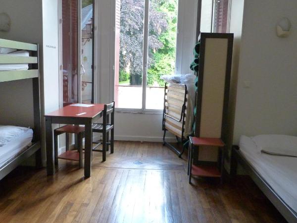 La Maison des Randonneurs : photo 3 de la chambre lit dans dortoir mixte de 3 lits