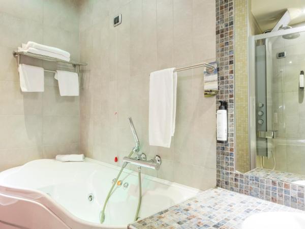 Hotel San Marco Fitness Pool & Spa : photo 2 de la chambre chambre double supérieure avec baignoire