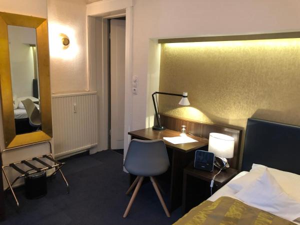 Hotel Wagner im Dammtorpalais : photo 9 de la chambre chambre simple