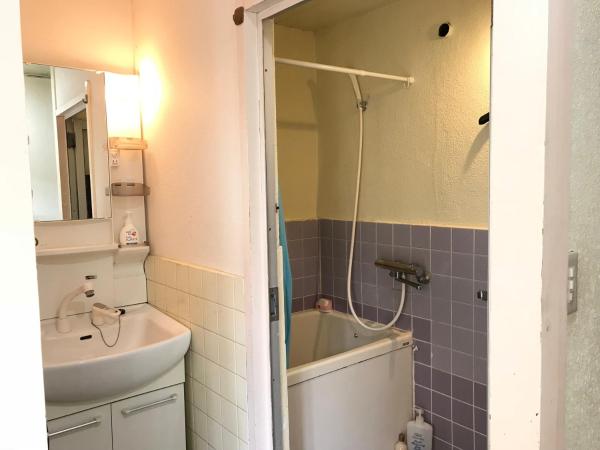 IM guest house : photo 2 de la chambre chambre lits jumeaux avec salle de bains commune