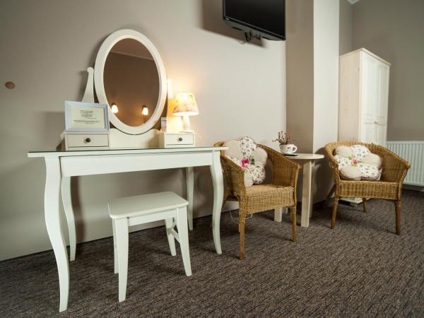 WILLA IZBICA KARPACZ : photo 8 de la chambre chambre triple avec baignoire