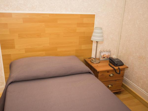 Hotel des Tourelles : photo 7 de la chambre chambre simple